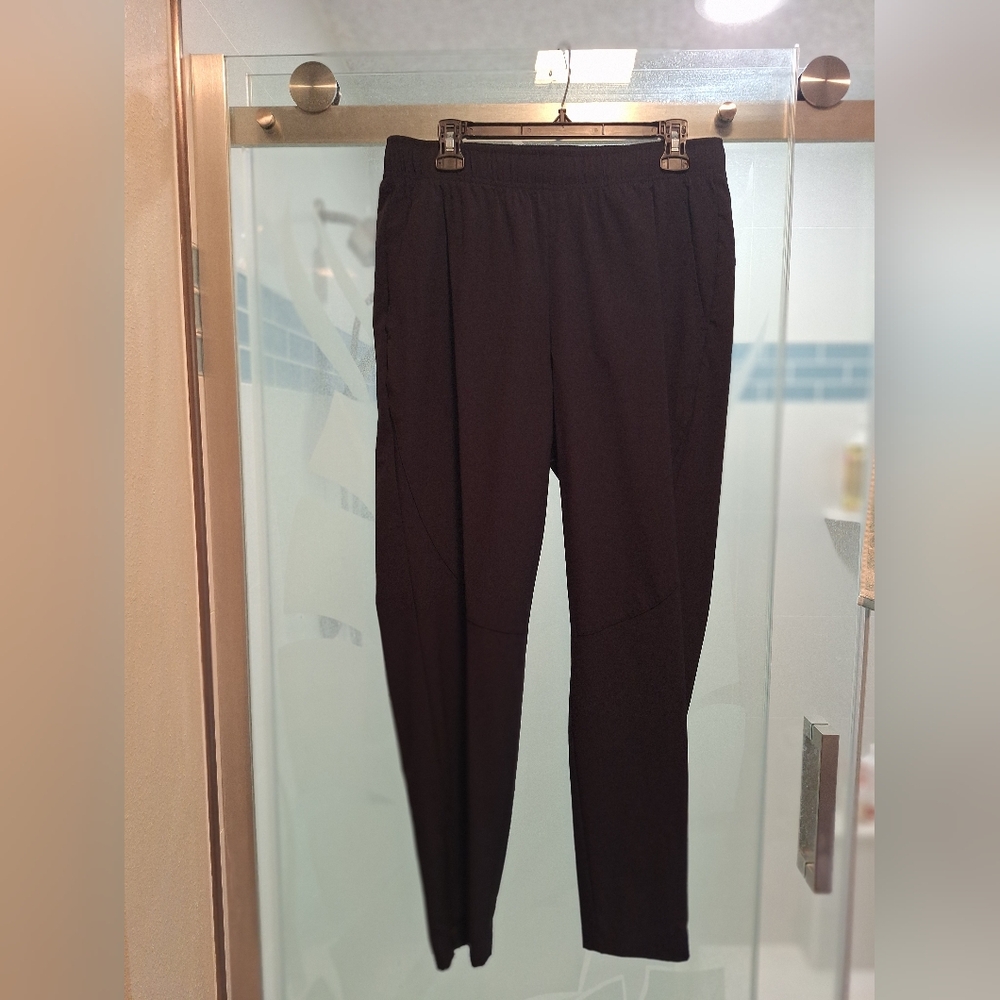 Men's Black Active Jogger Pants With Draw String And 2 Side Pockets.